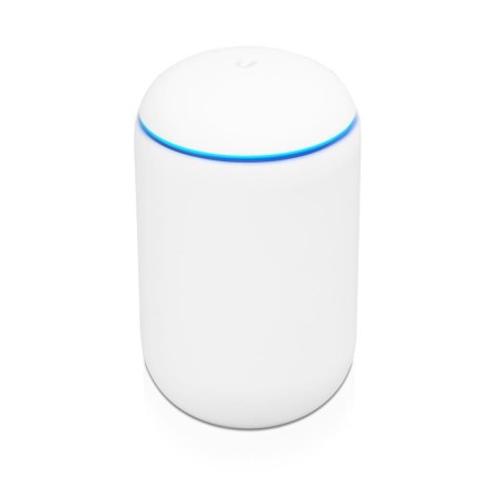 Ubiquiti UniFi Dream Machine (UDM) – All‑in‑one Network